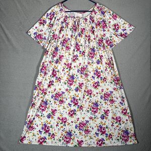 VNTG Just For Women Muumuu Women’s Size 3X White Floral House Dress Cottagecore